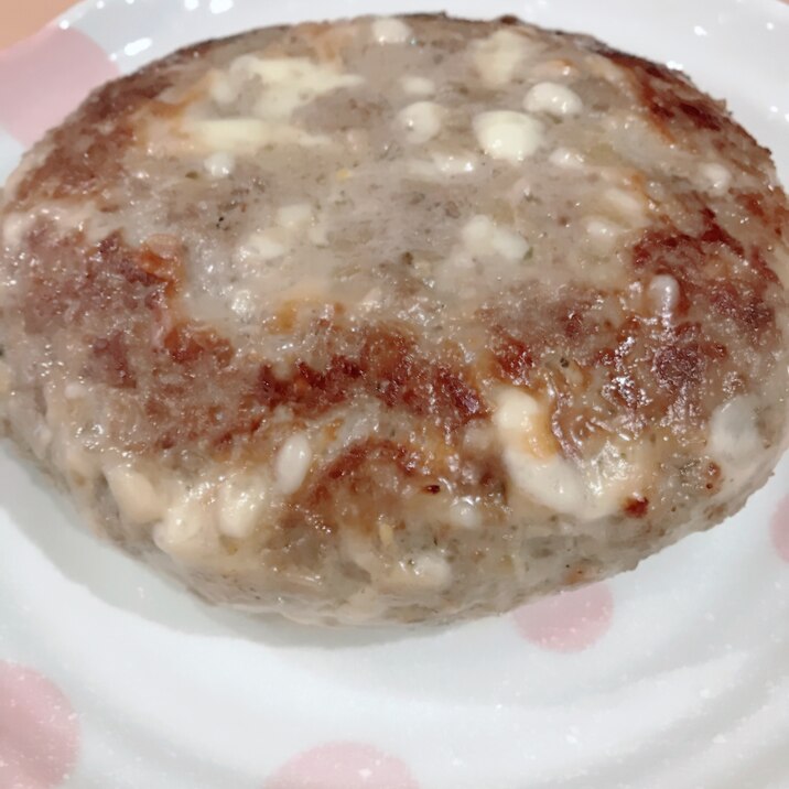 しっかり味の巨大チーズインハンバーグ